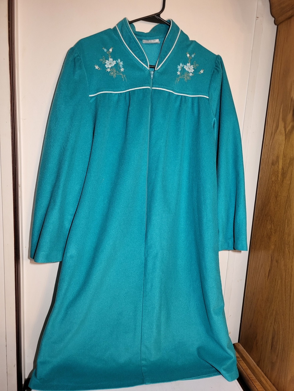 Vintage jcpenney Teal Embroidered Long Robe House Coat